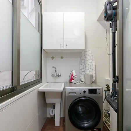 Comodo Y Moderno Piso En By Apartment *